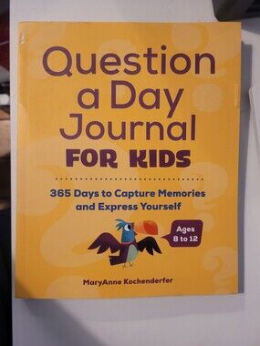 Question a Day Journal For Kids by MaryAnne Kochenderfer Ages 8 to 12